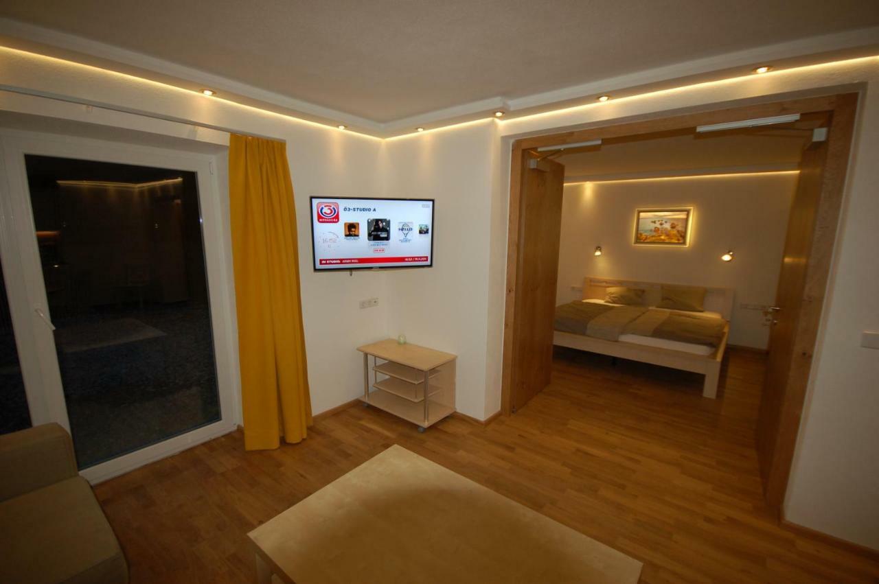 Alpenmond Appartment Halbmond Leutasch Exterior photo